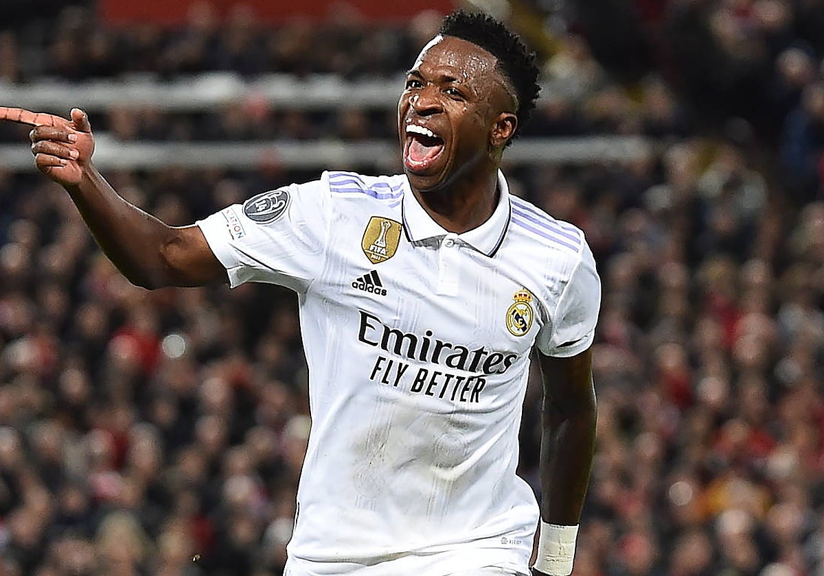 Vinicius celebra uno de sus goles ante el Liverpool en la ida de los octavos de final