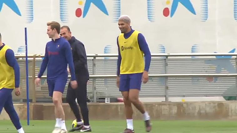 El Barcelona prepara el choque del clásico ajeno al ruido