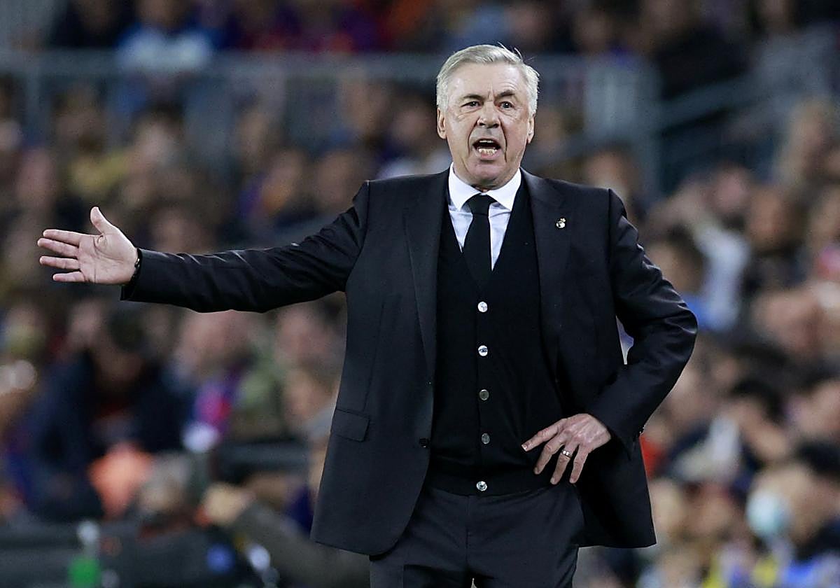 Carlo Ancelotti, en el clásico Barcelona - Real Madrid del domingo en el Camp Nou