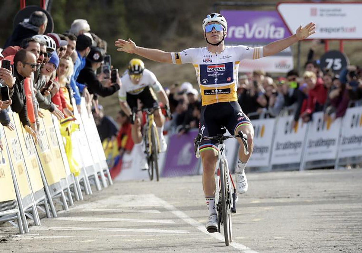 Evenepoel vence en la Volta ante Roglic