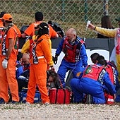 Tremendo accidente de Pol Espargaró en el primer entreno de la temporada