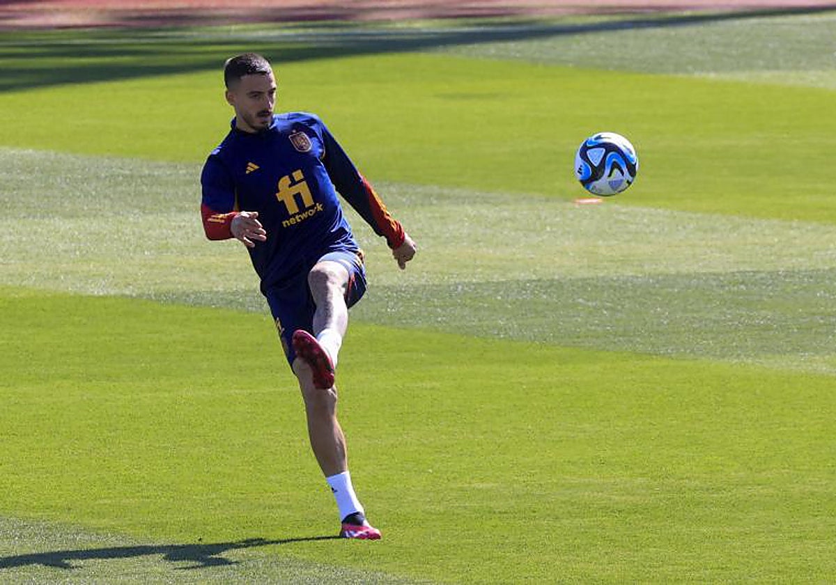 Joselu, en un entrenamiento de la selección española