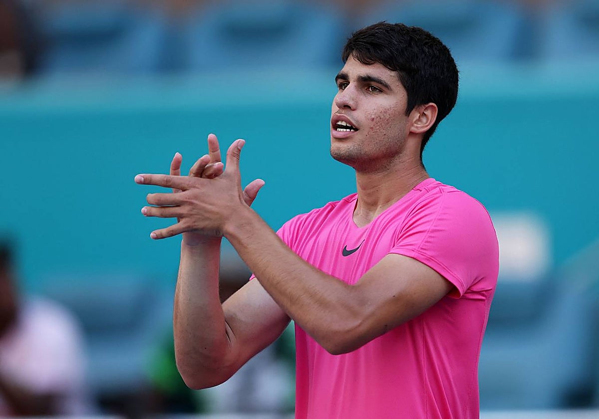 Carlos Alcaraz celebra la victoria