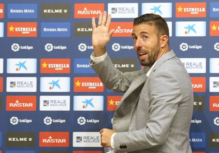 Luis García, durante su presentación como nuevo entrenador del Espanyol