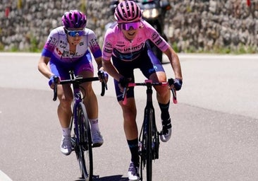 Los lagos de Covadonga encumbran la Vuelta femenina