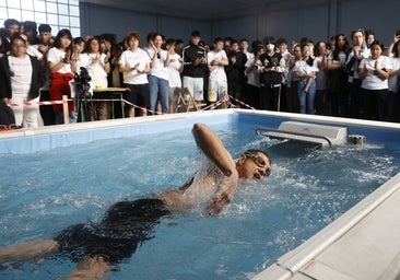 24 horas nadando sin parar: el español que bate récords en una piscina diminuta