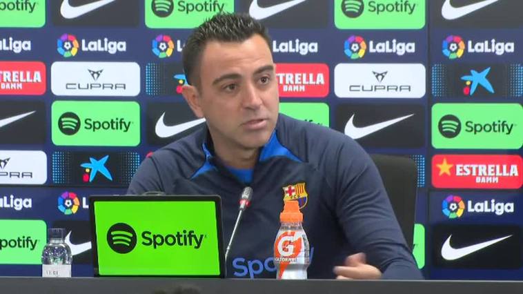 Xavi pide que se regule la longitud y el estado del césped de juego: "No me voy a callar"