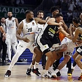 Final violento para un Madrid desbordado