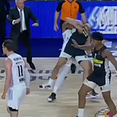 El ura-nage de Yabusele a Exum: «Pido perdón por mi comportamiento»