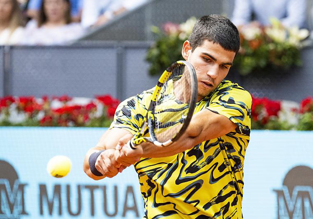 Alcaraz supera a Dimitrov y se medirá en octavos con Zverev