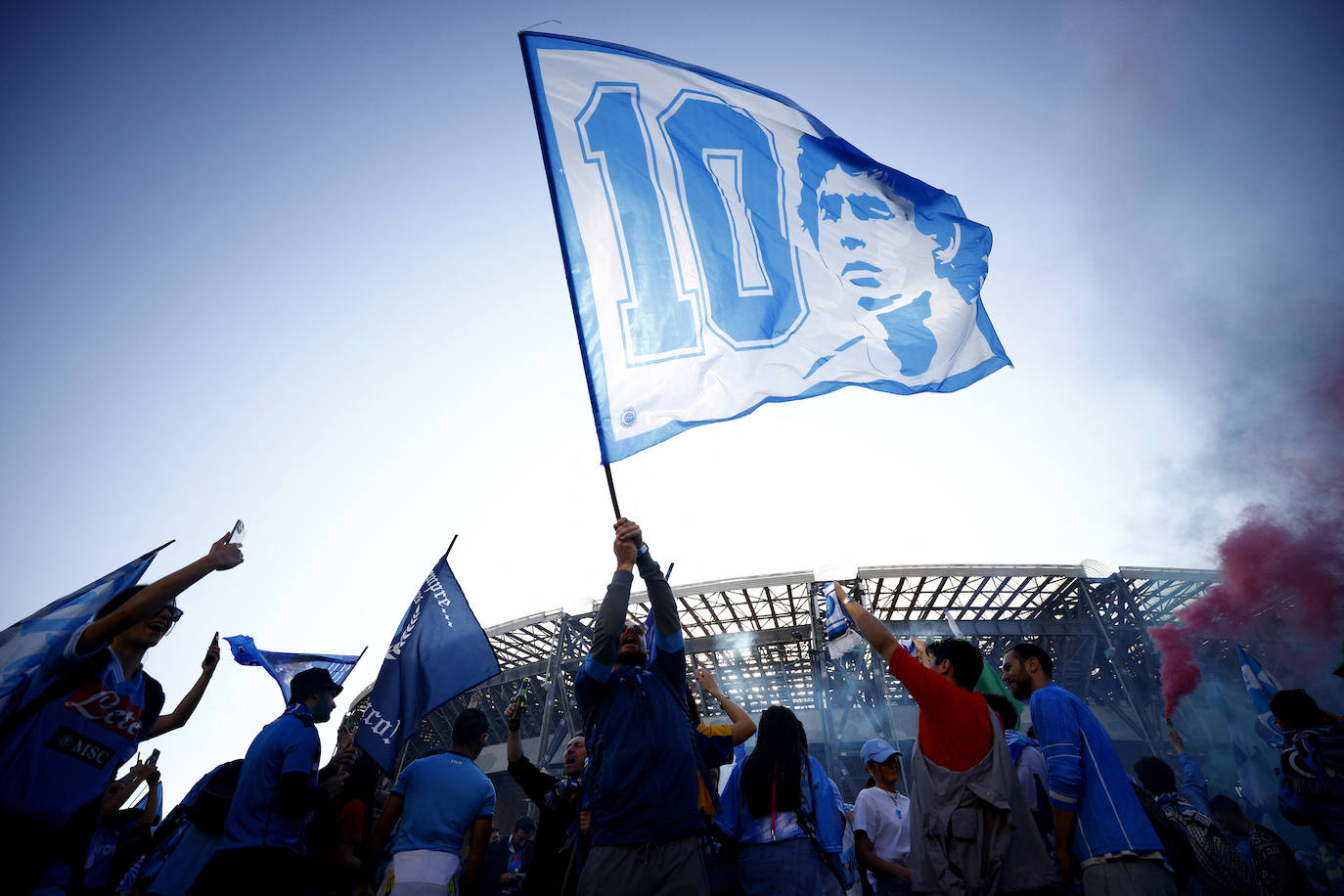 Locura y pasión en las calles a la espera de que el Nápoles se proclame campeón de la Serie A