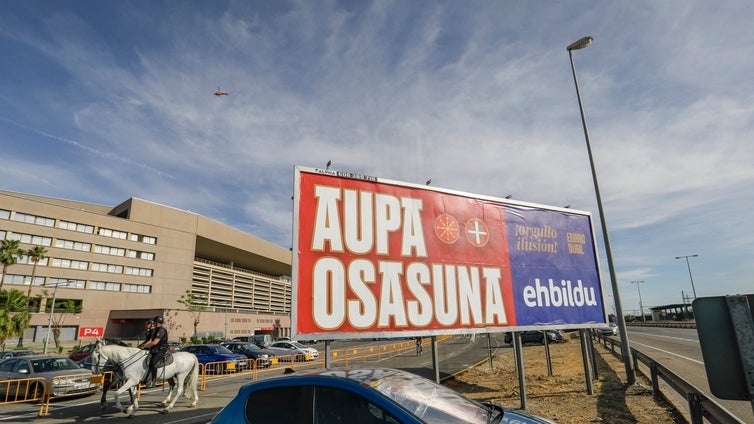 Bildu invade la final de la Copa del Rey y muestra su apoyo al Osasuna con vallas publicitarias en la Cartuja