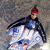 Muere en un accidente de salto base el 'hombre pájaro español' Álex Villar a los 34 años