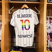 Polémica homófoba en Francia: futbolistas del Toulouse y del Nantes se niegan a jugar con un arcoiris en sus camisetas
