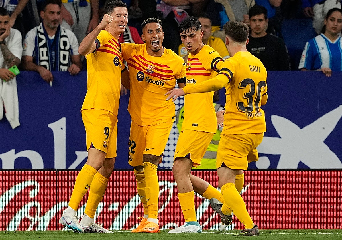 Los jugadores del Barcelona, en la victoria de este domingo ante el Espanyol // Vídeo: El Barça celebra su 27º título de Liga (Atlas/BarçaTV)