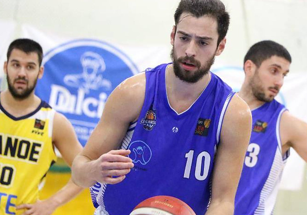 Josep Pérez Tomás, durante su etapa en el Almansa