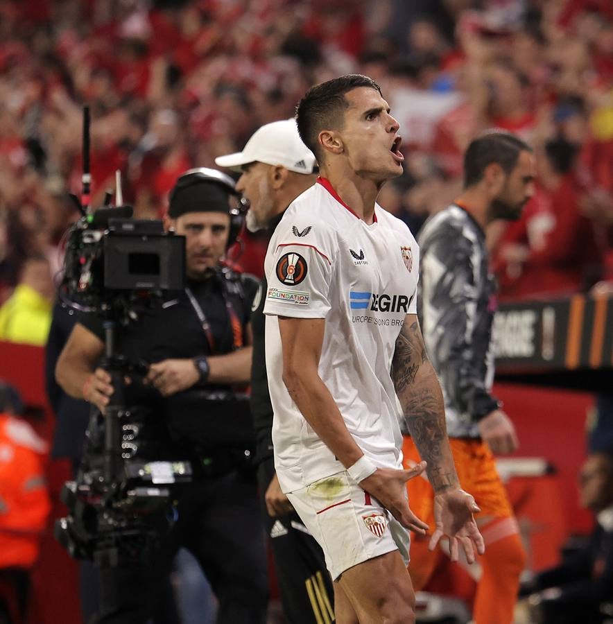 Celebración de los jugadores del Sevilla F.C., después de clasificarse para su 7ª final de la Europa League