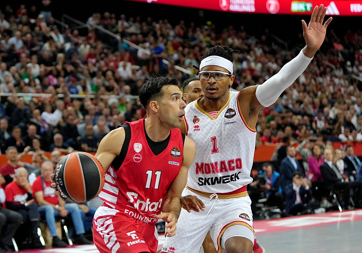 Olympiacos, primer finalista