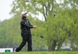Jon Rahm flojea de nuevo en el Campeonato de la PGA, con Brooks Koepka líder bajo la lluvia