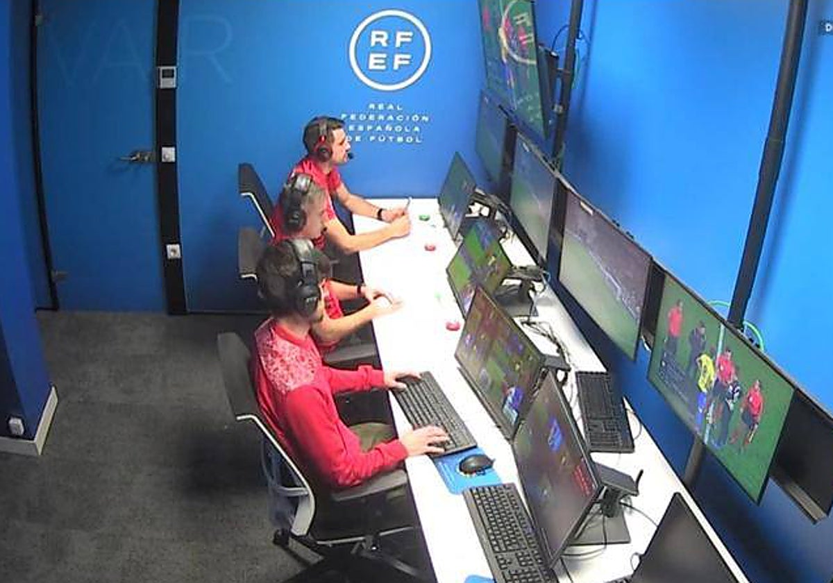 Iglesias Villanueva, al frente de la sala VOR