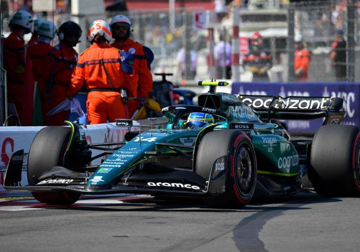 Alonso, con el Aston Martin en Mónaco
