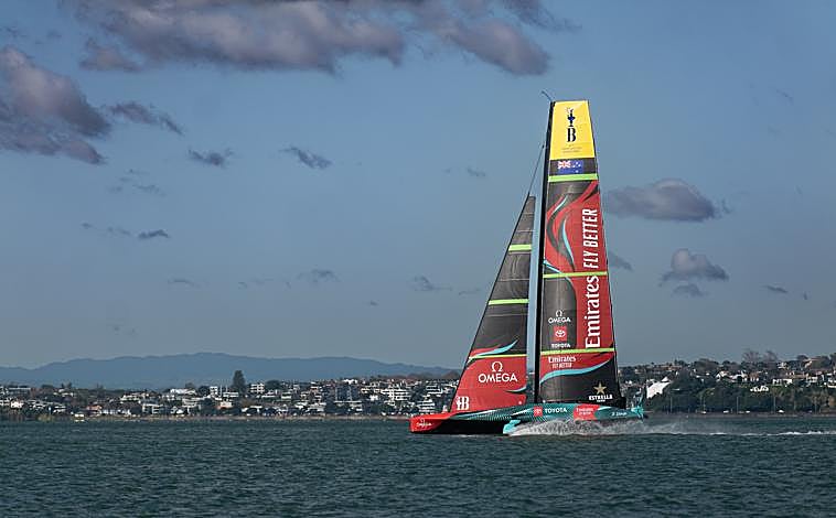 Imagen principal - Presentación del patrocinio de Estrella Damm en la 37 Copa América