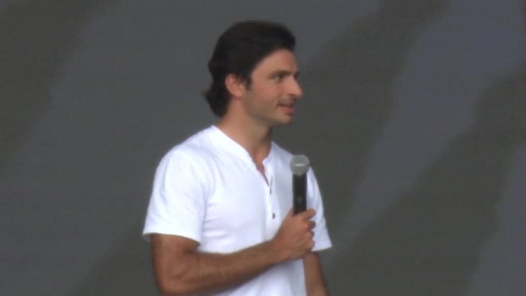 Sainz: "A ver quién se atreve a pasar la 14 a fondo primero"