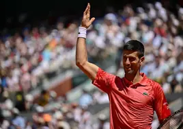 Djokovic activa el modo intratable y con récord en Roland Garros