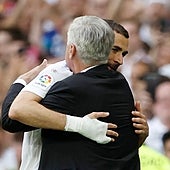 Gol 354, ovación y manteo en el 'au revoir' de Benzema: «Es historia del Madrid»