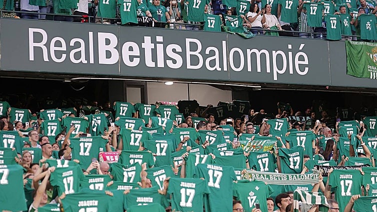 Leyendas del fútbol rinden homenaje a Joaquín, en imágenes (y II)