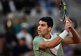 Alcaraz vs Djokovic: Horario y dónde ver en televisión y online el partido de semifinal de Roland Garros hoy