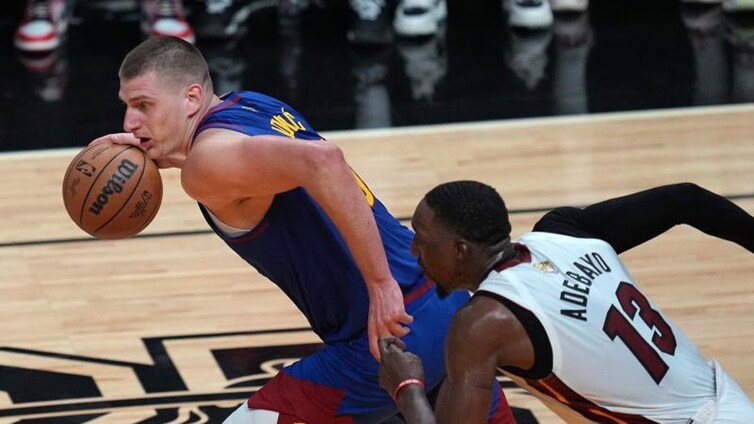 Jokic conquista Miami y pone a los Nuggets por delante en las Finales de la NBA (2-1)