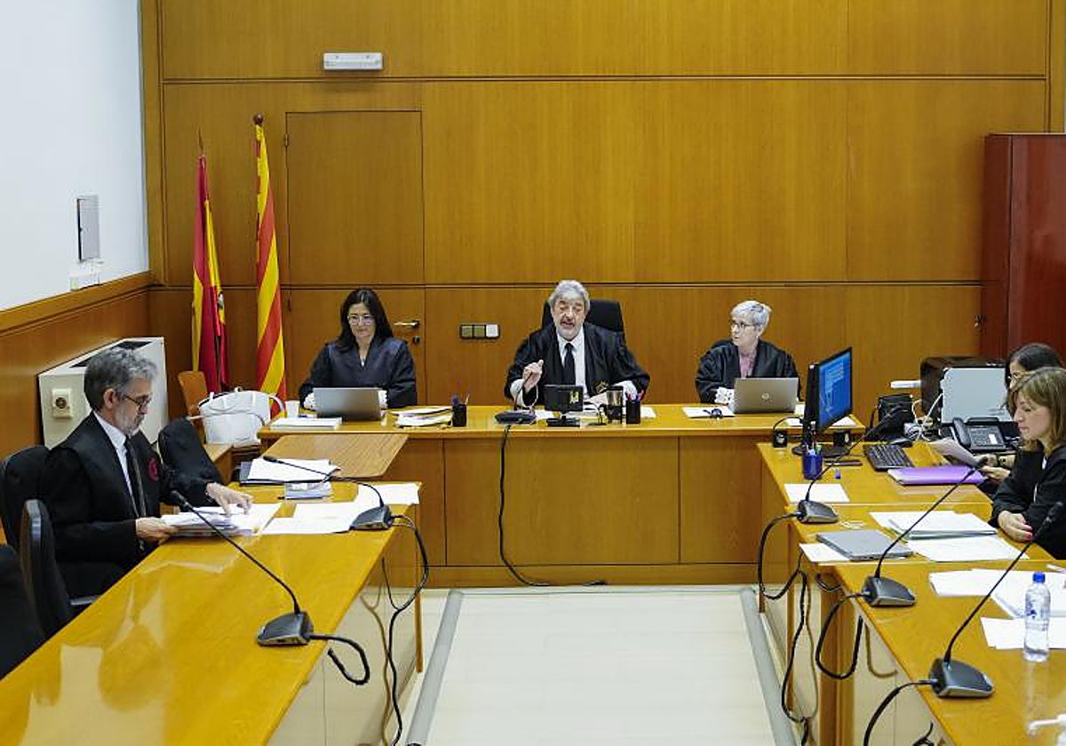 Alves trata de desmontar el riesgo de fuga con un proyecto de vida en «Barcelona» que la acusación tilda de «ficticio»