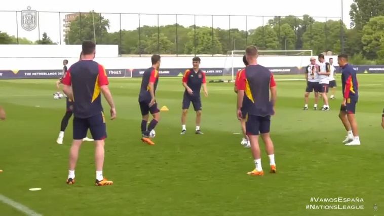 Último entrenamiento de la selección en Roterdam antes del duelo con Croacia