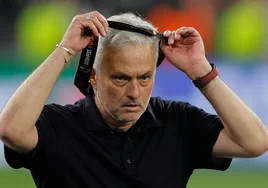 Cuatro partidos de sanción a Mourinho por su lenguaje contra el árbitro de la final de la Europa League