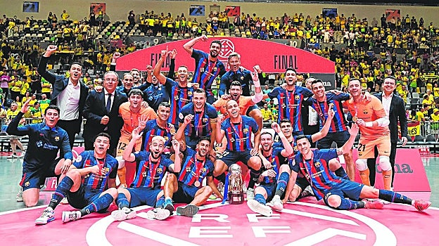 El Barça de fútbol sala fue muy superior al Jaén Paraíso Interior en la serie final por la liga, resuelta en solo tres partidos. El equipo de Jesús Velasco sumó su tercer título consecutivo y el séptimo de su historia en esta competición