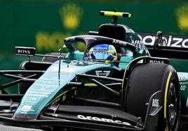 Alonso gana una plaza en los despachos tras una reclamación de Aston Martin: Sainz pierde dos