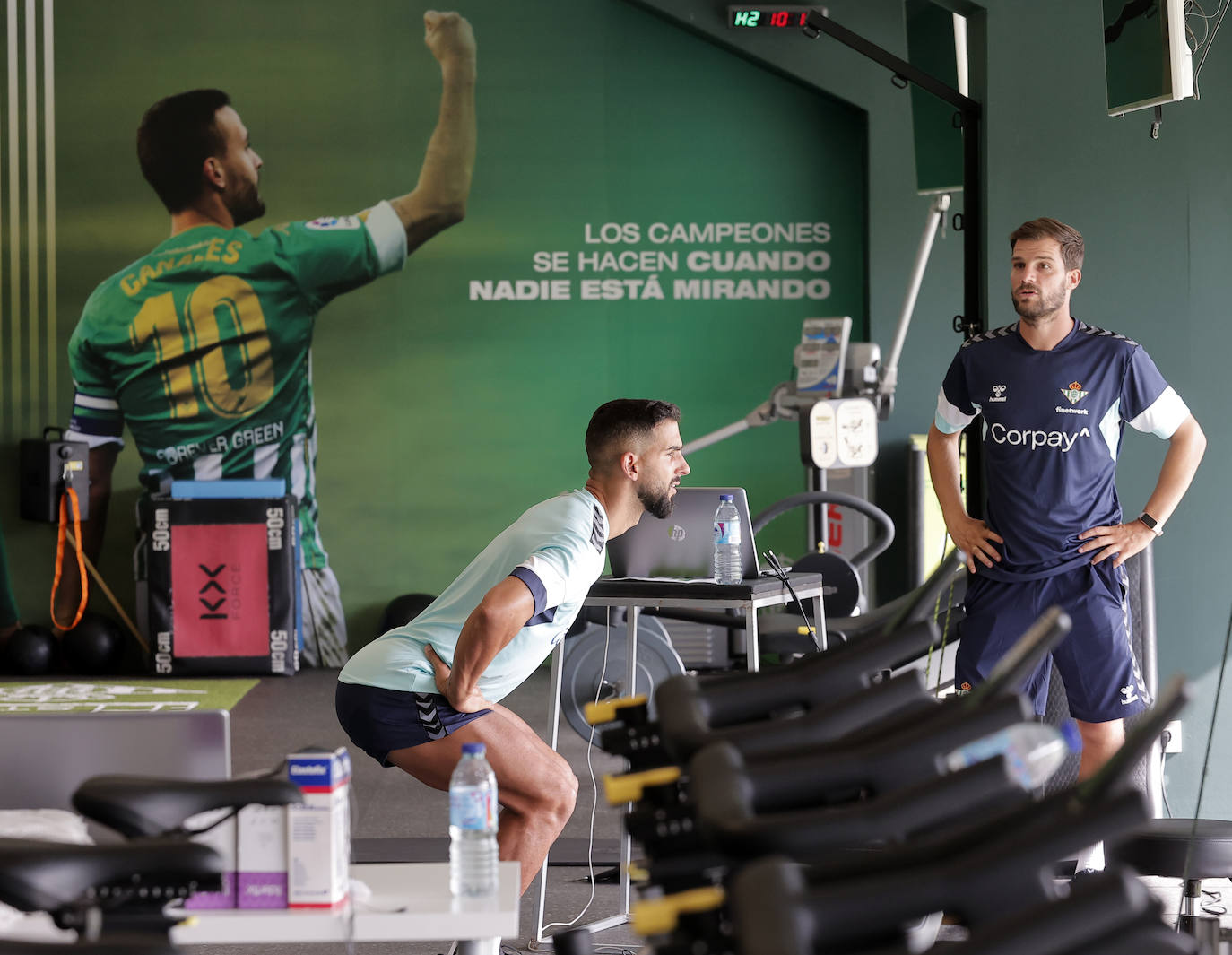 Los reconocimientos médicos marcan la vuelta del Real Betis al terreno de juego