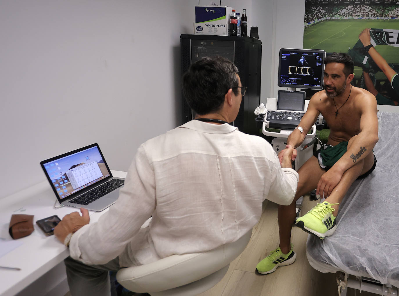 Los reconocimientos médicos marcan la vuelta del Real Betis al terreno de juego