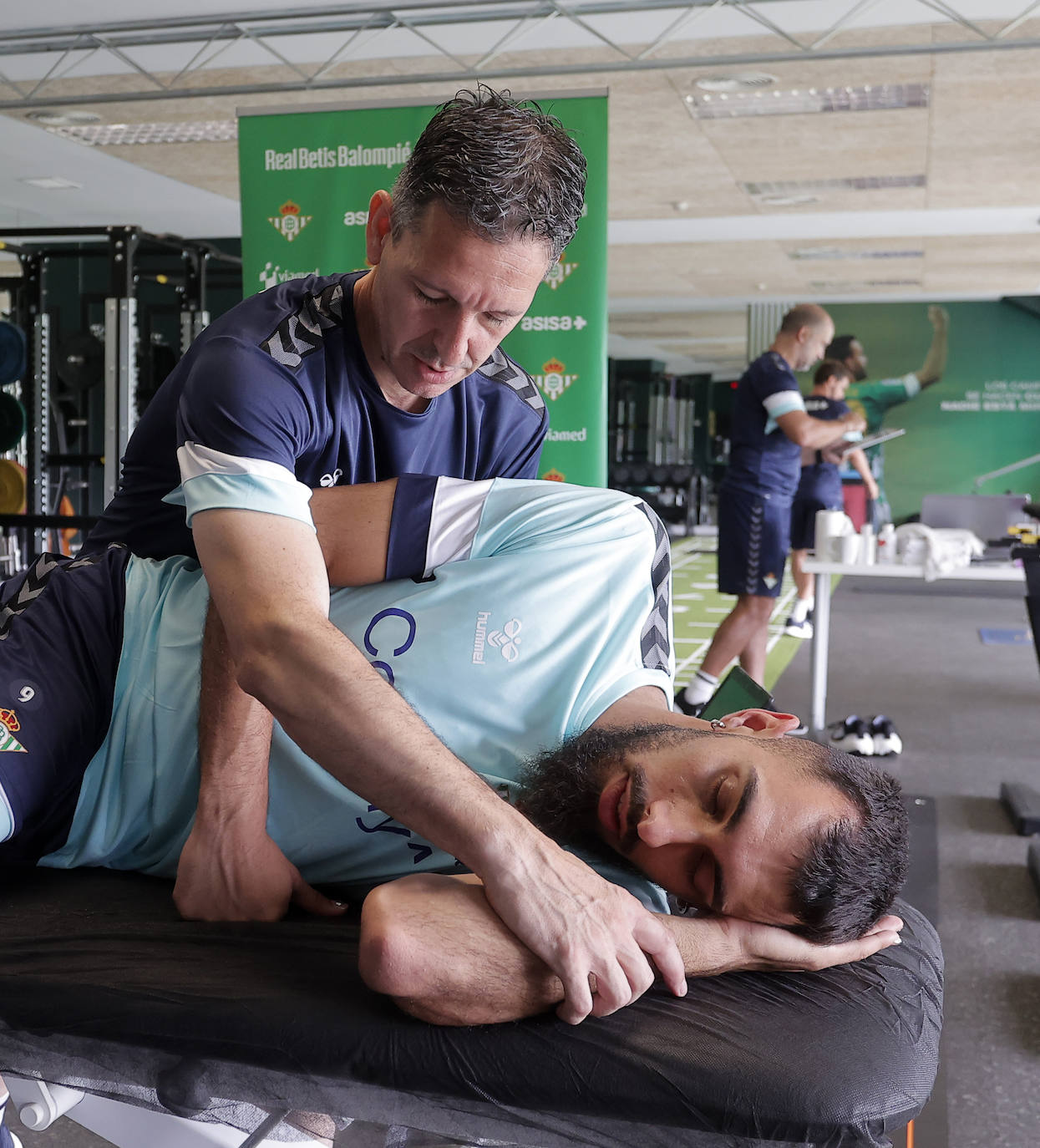 Los reconocimientos médicos marcan la vuelta del Real Betis al terreno de juego