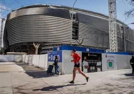 El Bernabéu: bendición y castigo para el barrio que lo vio crecer