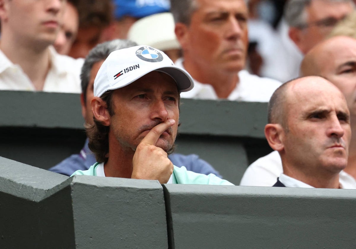 Ferrero observa a Alcaraz en su partido ante Medvedev