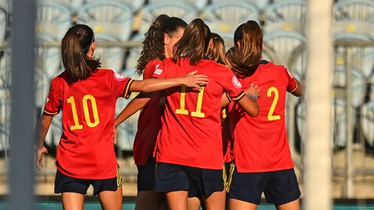 España debuta con victoria ante Islandia (0-3) en el Europeo sub-19 de Bélgica