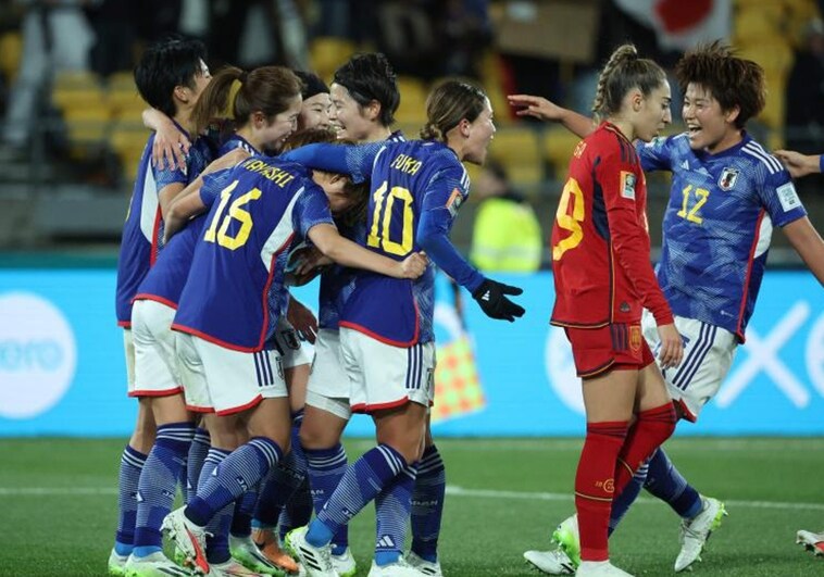 Las jugadoras de Japón celebran uno de los cuatro goles