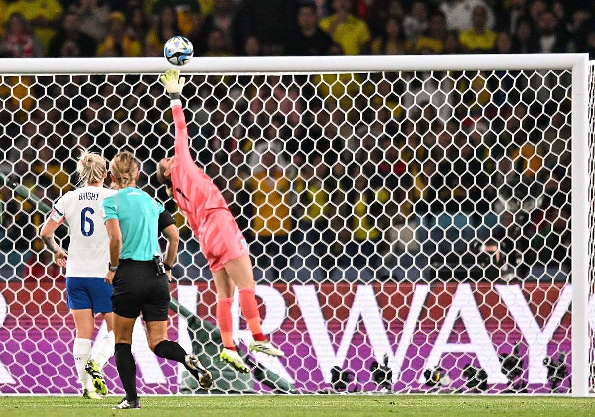 El gol de Santos ante Inglaterra