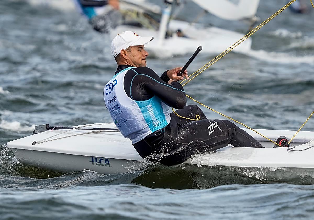 De las seis clases que están ya compitiendo en el Mundial, cinco se sitúan en puestos de plaza de país provisional para París 2024