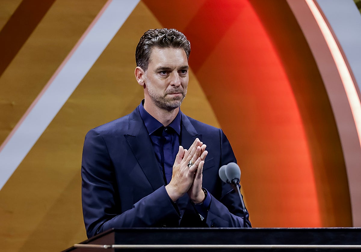 Pau Gasol durante su discurso en el Salón de la Fama del baloncesto 2023