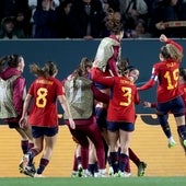 Los goles de Salma Paralluelo y Olga Carmona en un final de partido épico