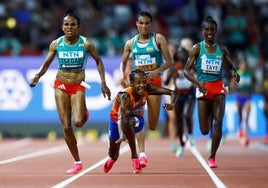 Países Bajos pierde dos oros en quince minutos por sendas caídas en la recta final