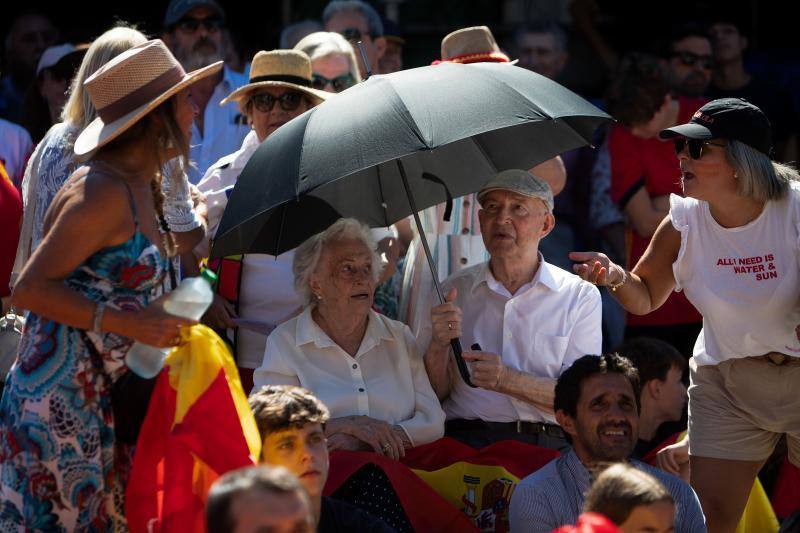 Entre los asistentes a la 'fan zone' de Pontevedra estaban los abuelos de la jugadora española Teresa Abelleira